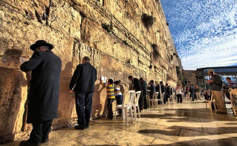 atr-olc-crd-western-wall-area-noam-chen-2